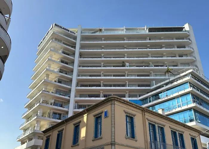 Amazing Sea And Marina View Center 2bdr Flat *