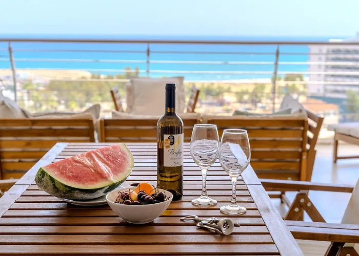 Апартаменты Amazing Sea And Marina View Center 2bdr Flat *