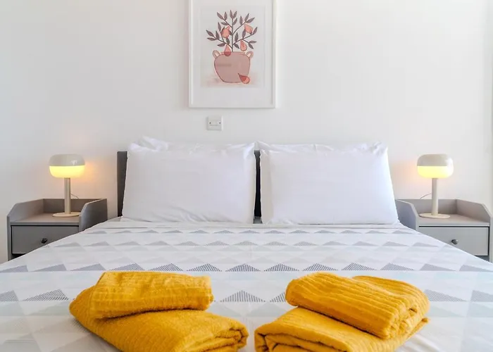 Amazing Sea And Marina View Center 2bdr Flat Апартаменты Ларнака