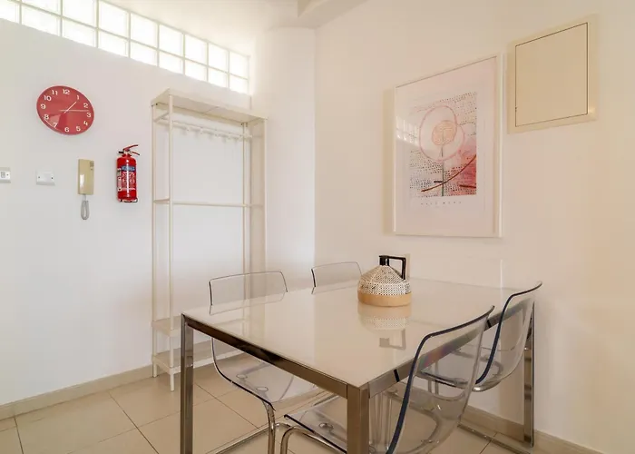 Amazing Sea And Marina View Center 2bdr Flat * Ларнака