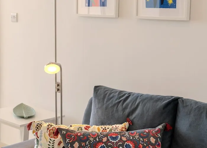 Amazing Sea And Marina View Center 2bdr Flat * Ларнака