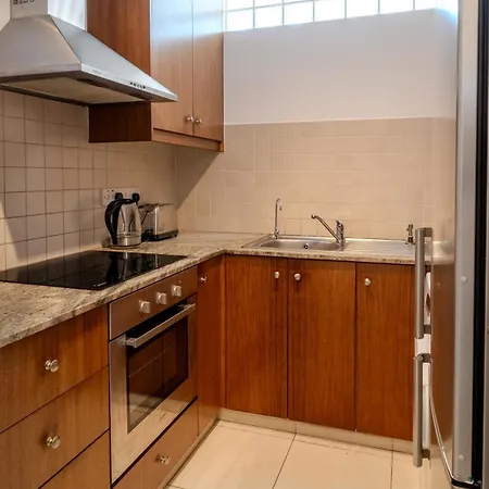 Amazing Sea And Marina View Center 2bdr Flat Apartment Larnaca