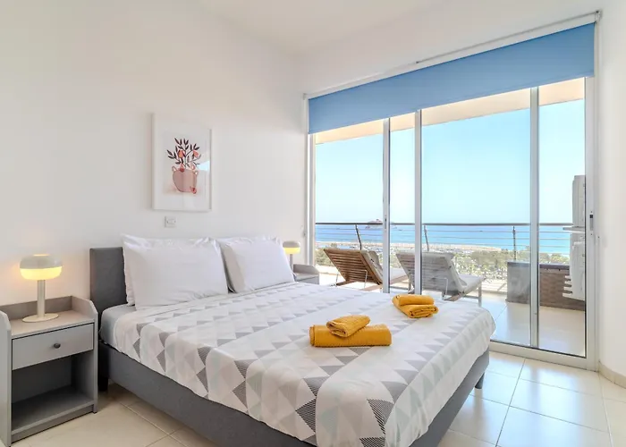 Amazing Sea And Marina View Center 2bdr Flat *