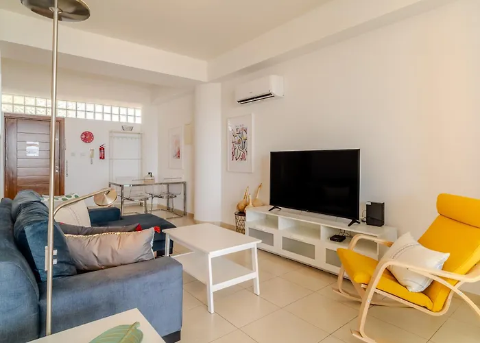 Amazing Sea And Marina View Center 2bdr Flat * Lárnaca