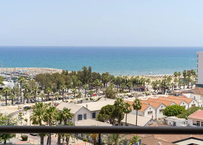 Amazing Sea And Marina View Center 2bdr Flat Lárnaca